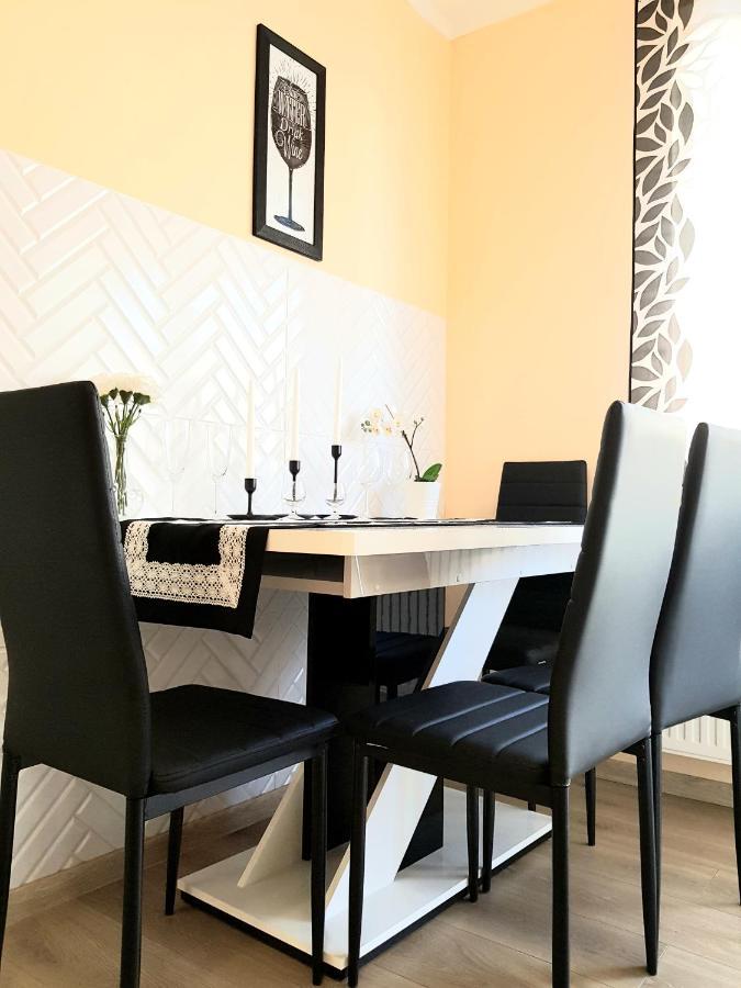 Apartment Glamour Downtown Balcony คราคูฟ ภายนอก รูปภาพ